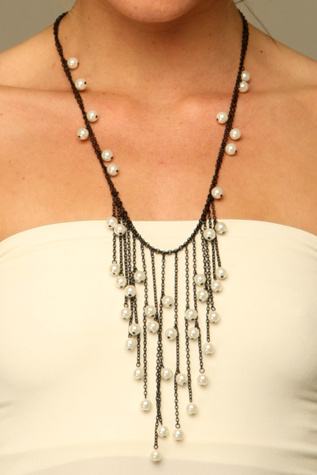 Dripping Pearls Necklace