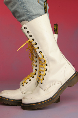 14 Eye Lace up Boot