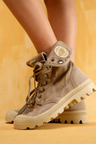 Baggy Canvas Boot