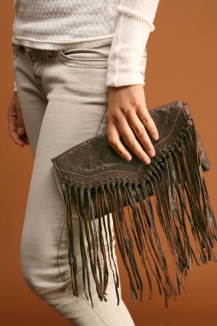Mezzo Fringe Clutch