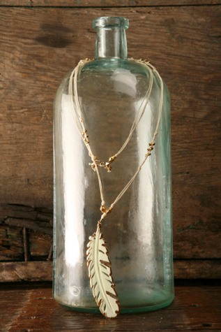 Splendid Feather Necklace