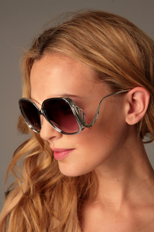 Free People Clothing Boutique > Swan Lake Sunglasses from freepeople.com