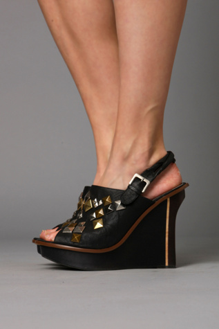 Juno Stud Wedge