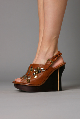 Juno Stud Wedge