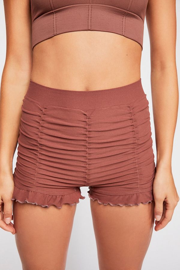 seamless shorts with pockets