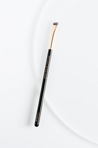 M.O.T.D Cosmetics - Straight To The Point Brush