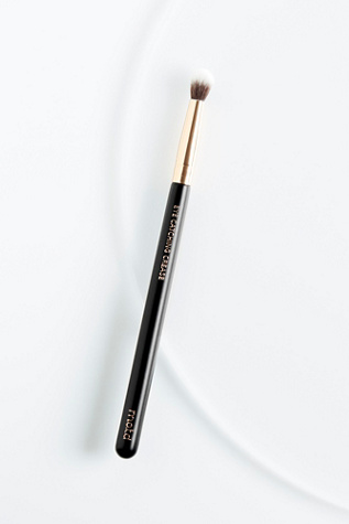 M.O.T.D Cosmetics - Eye Catching Crease Brush