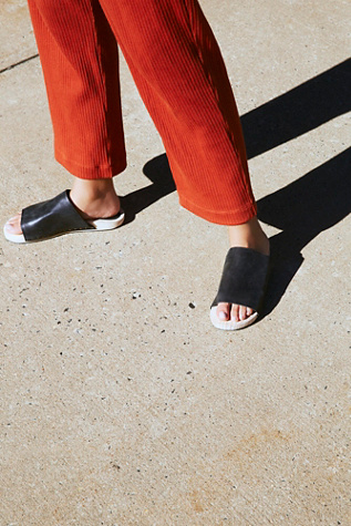FP Collection - Mainland Slide Sandal