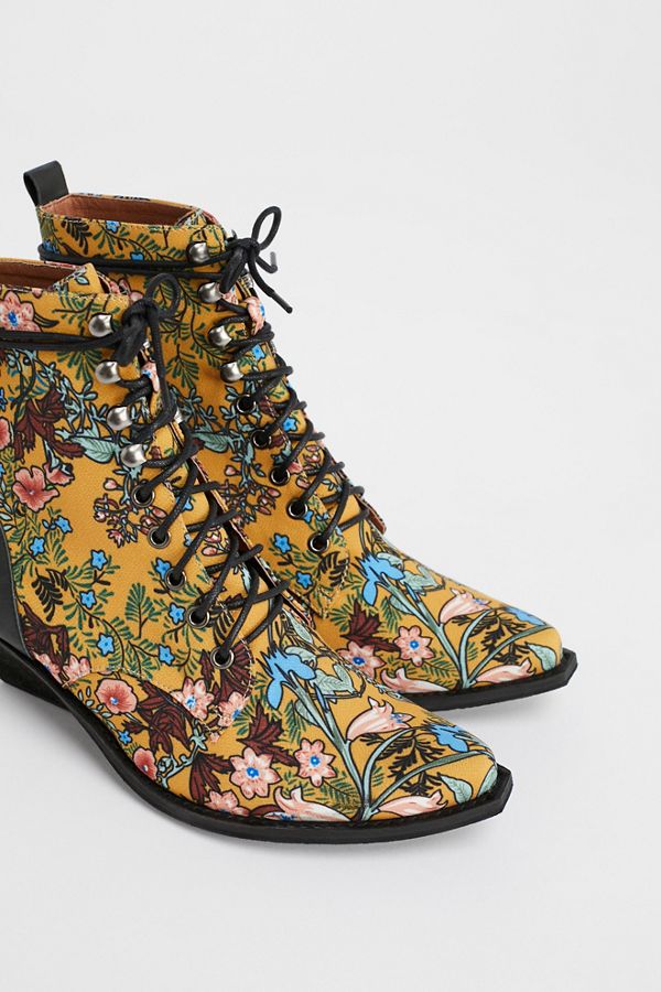 grove lace up western boot