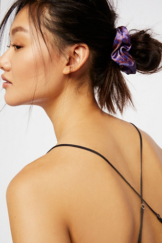 Free People - Printed Velvet Scrunchie