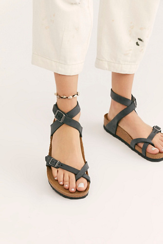 black yara birkenstock