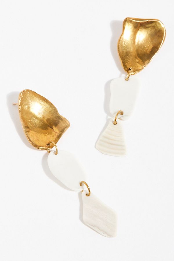 Slide View 1: Panama Shell Earrings