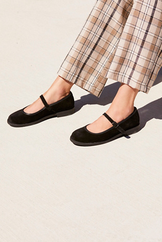 Veronica Mary Jane Flat