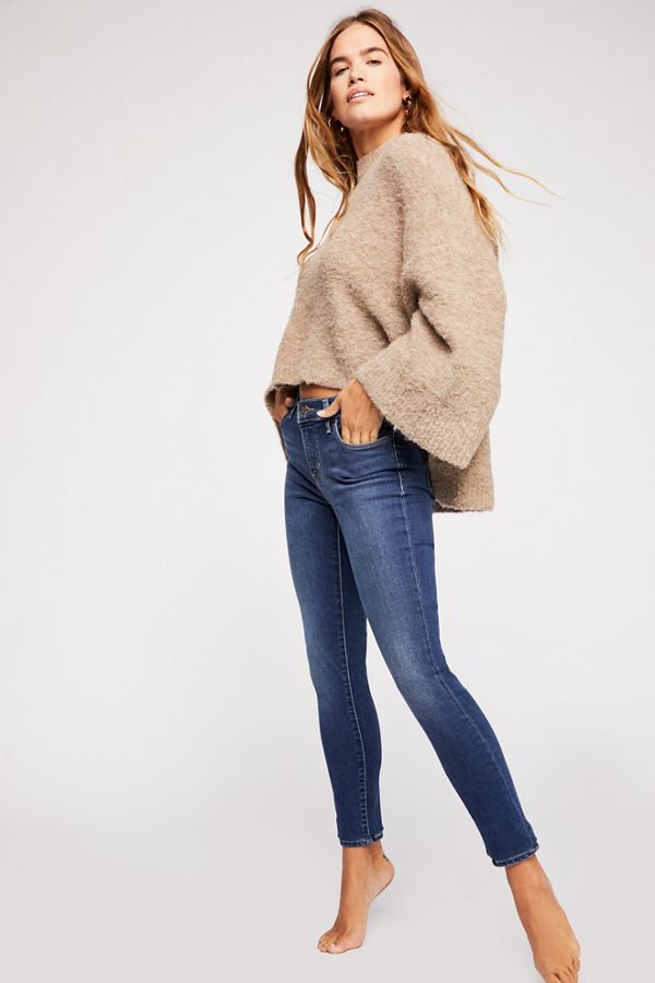 best levi's for curvy figure