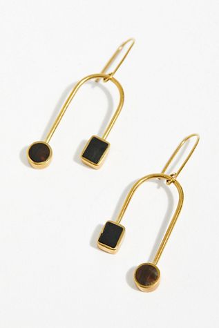 Mari Curved Dangle Earring