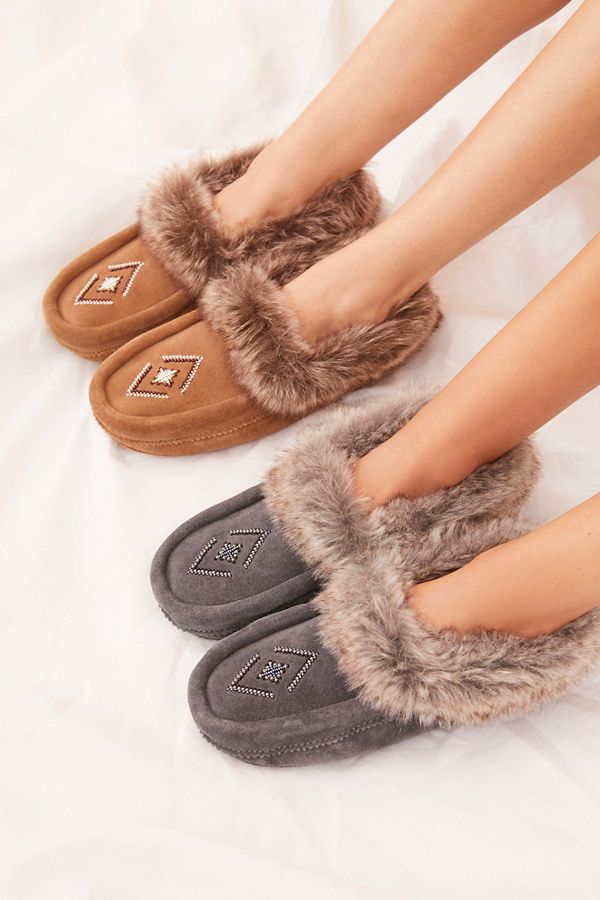 10 Modern Pairs of Slippers for an #InstaReady Loungewear Look