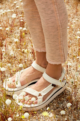 flatform universal mesh print teva