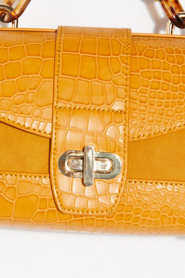 Slide View 3: Lisha Top Handle Clutch