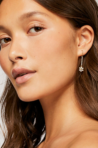 Tai Daisy Drop Threader Earring