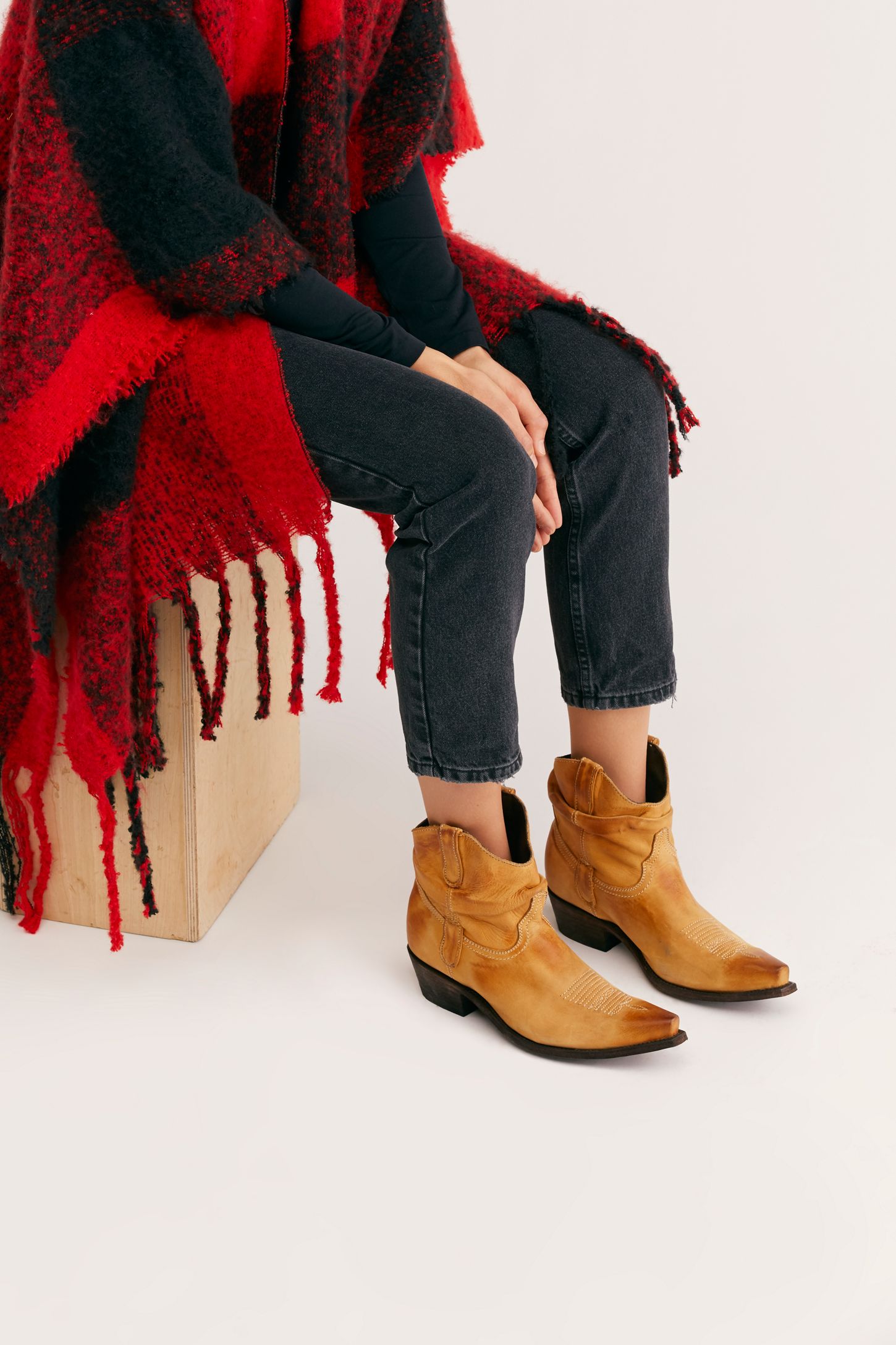 Slide View 1: Caido Western Boot