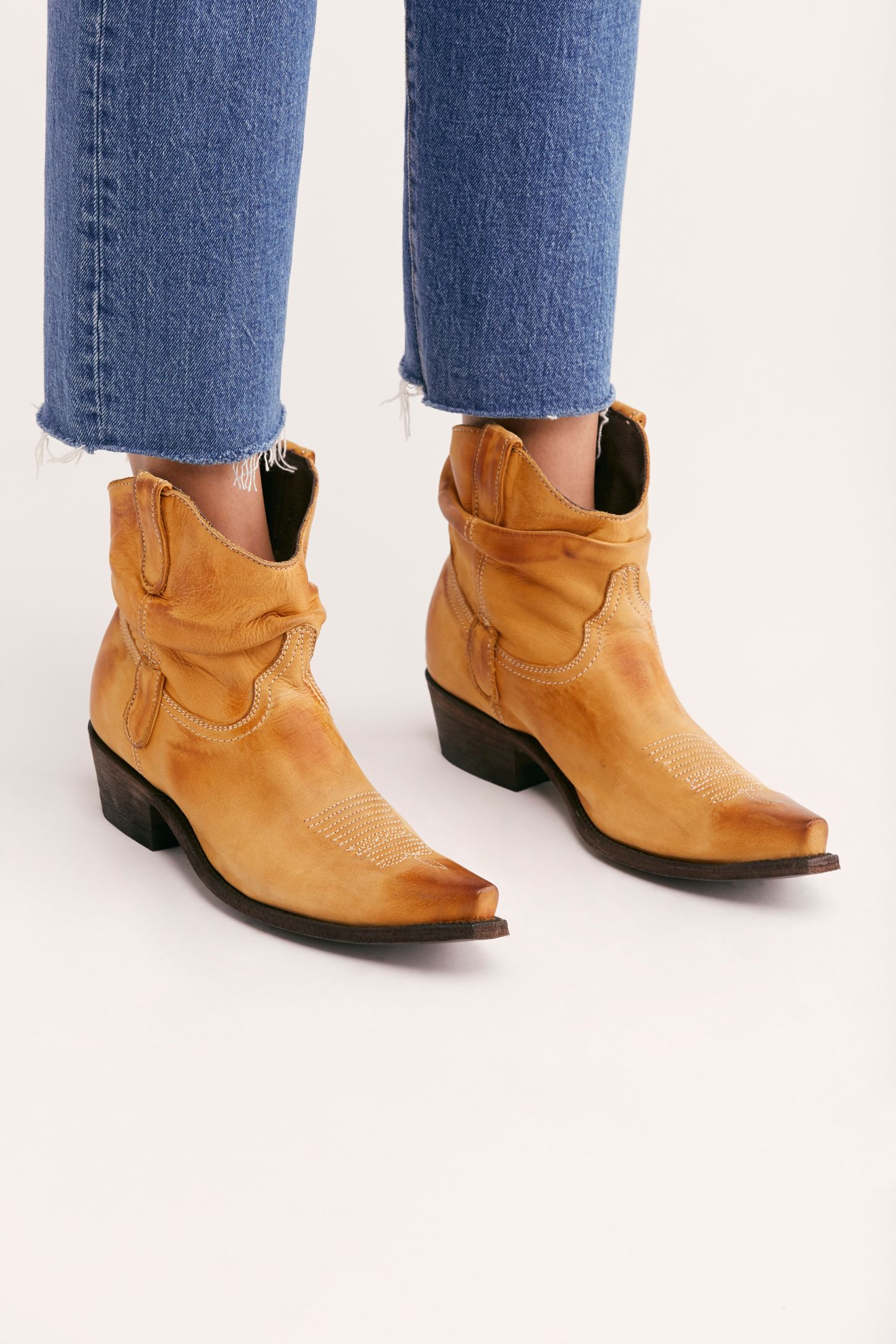 Slide View 2: Caido Western Boot