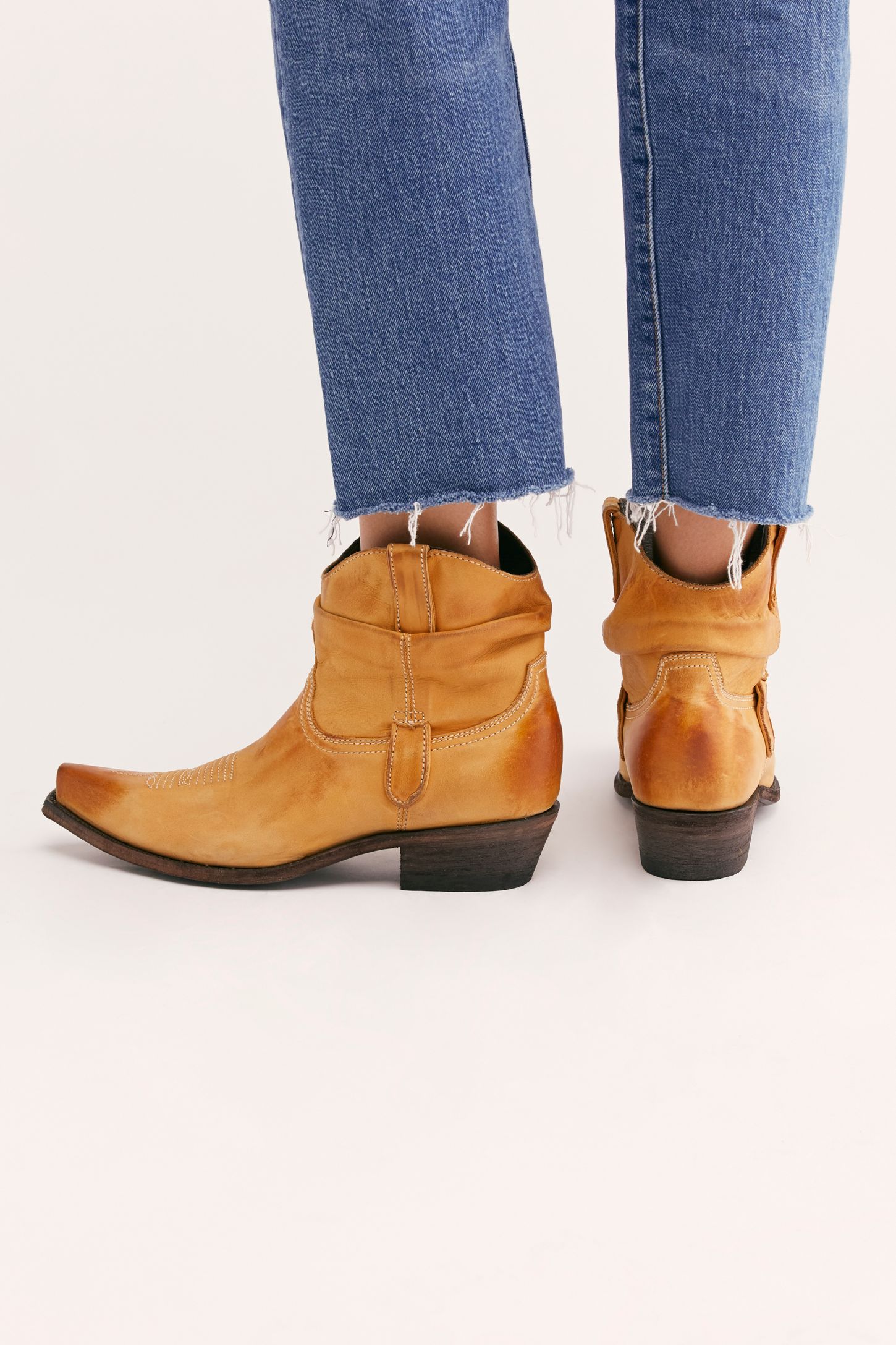 Slide View 4: Caido Western Boot