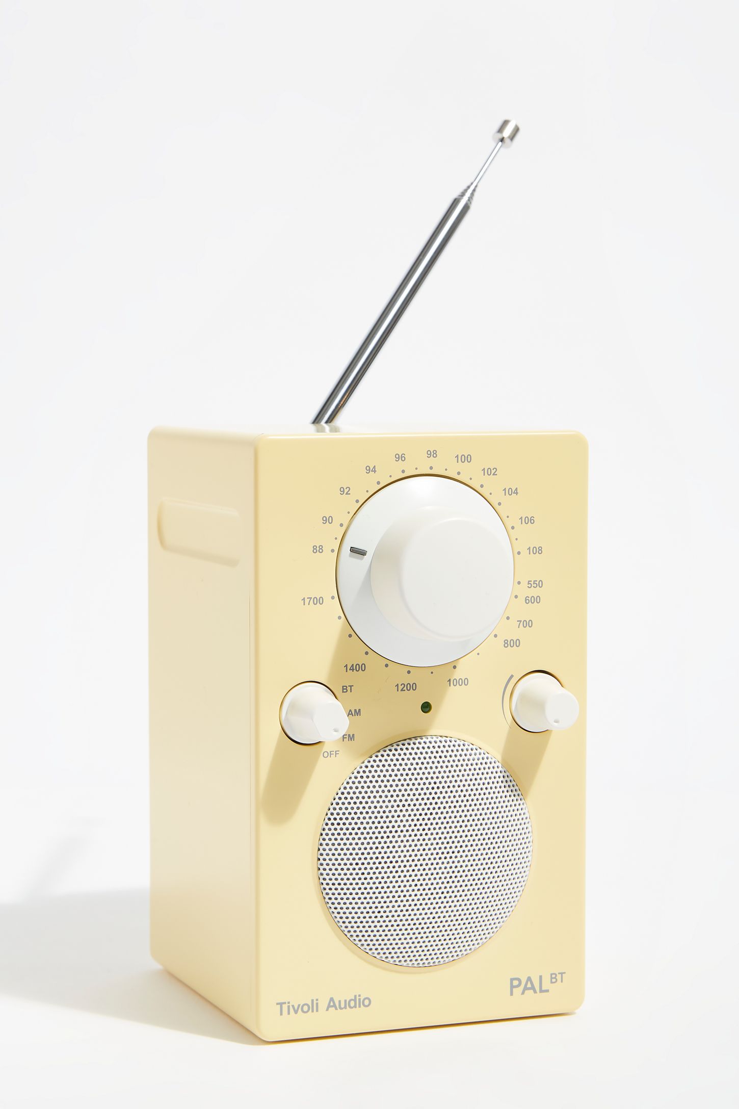 Slide View 1: Retro Bluetooth Radio Speaker