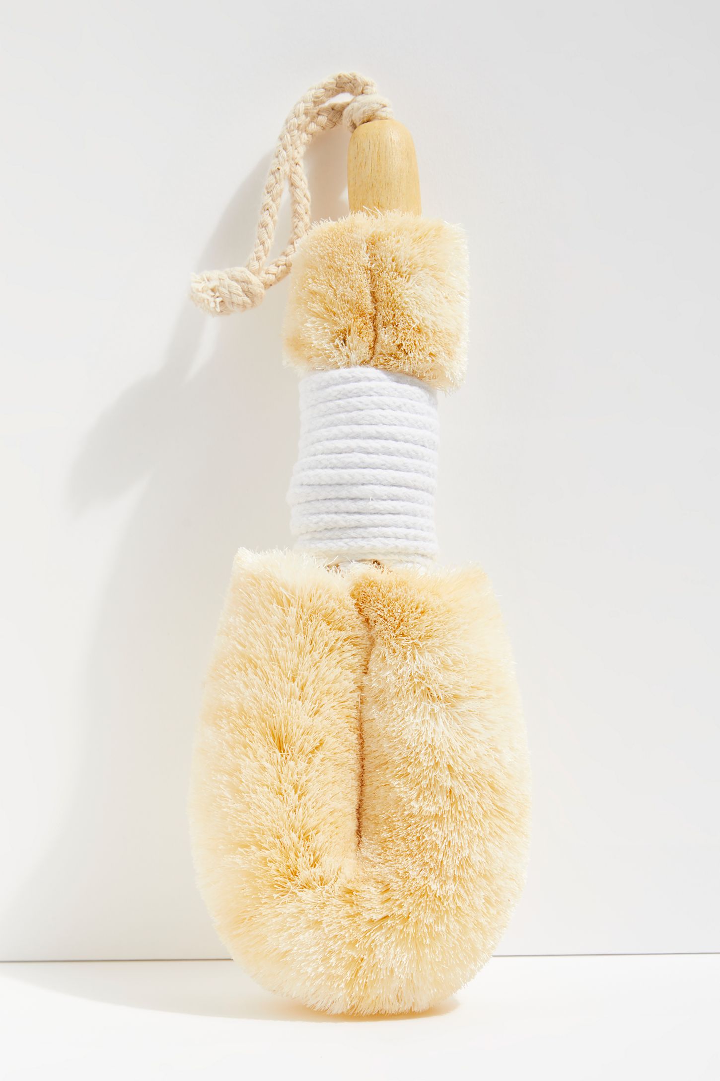Slide View 1: Merben Sisal Body Dry Brush