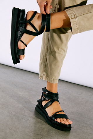accent Seminarie Slechthorend A.s.98 Labos Strappy Wedge Sandals In Nero | ModeSens