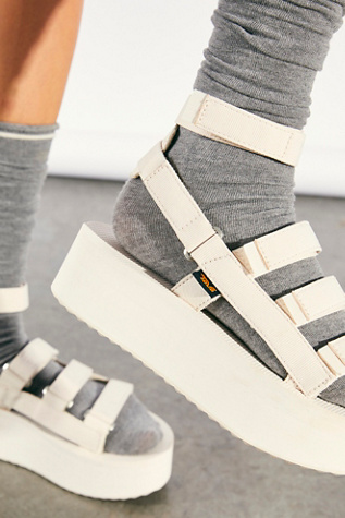teva flatform mevia sandals