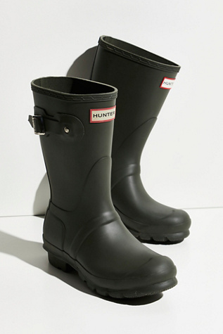 Hunter Short Wellies In Dark Olive Matte