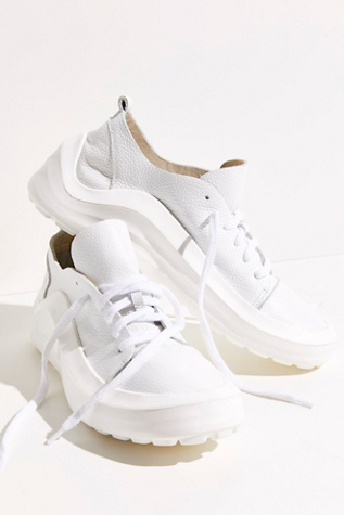 Bueno Rumour Platform Sneakers In White